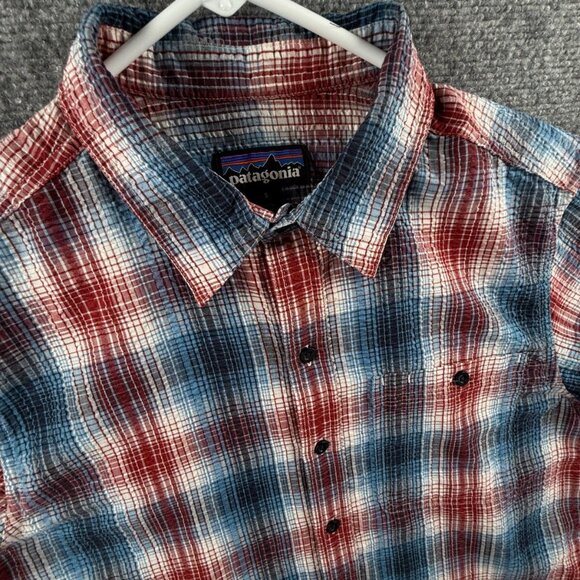 Patagonia Seersucker Small Button Up Shirt Red Blue Plaid Short Sleeve Outdoors - Picture 7 of 12